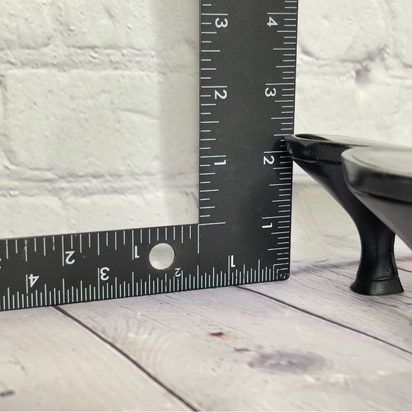 Jessica Lindon Women’s Black Patent Leather Kitten Heel - Picture 6 of 15